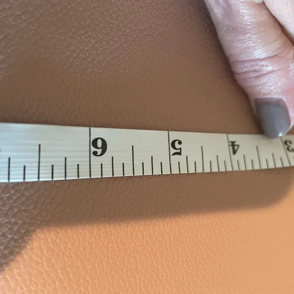 ⭐️ NEW Elegant Pink and White Crossbody Bag - Picture 8 of 9